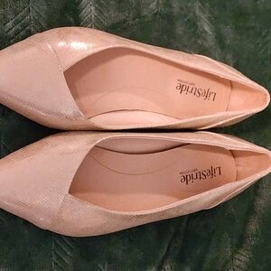 Life Stride Women's Gold Flats Sz. 8.5